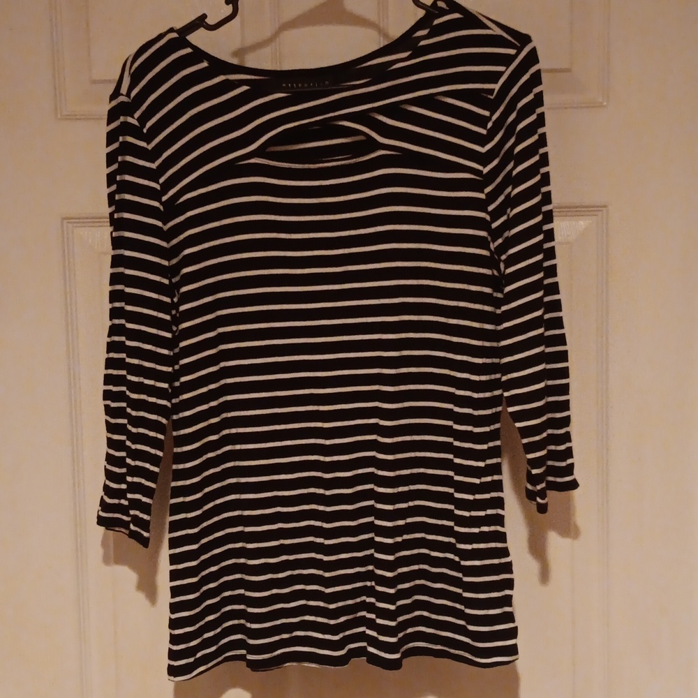ATTENTION BLACK & WHITE 3/4 SLEEVE TOP